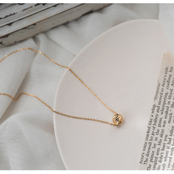 Collarbone necklace
