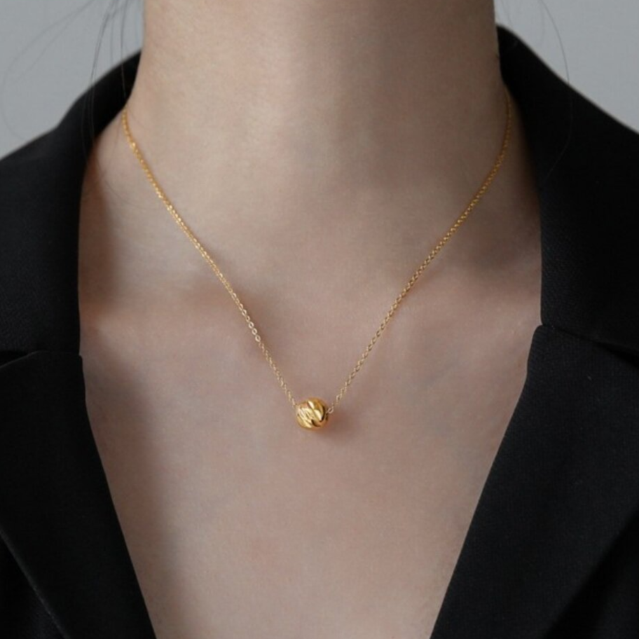 Collarbone necklace