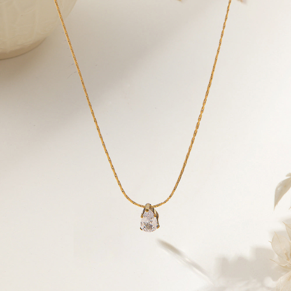 Water drop diamond necklace